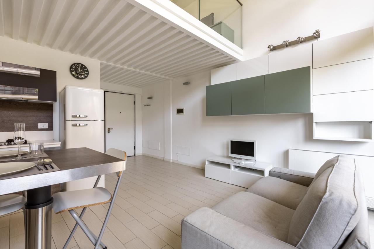 Elegant Loft With Balcony! Leilighet Milano Eksteriør bilde